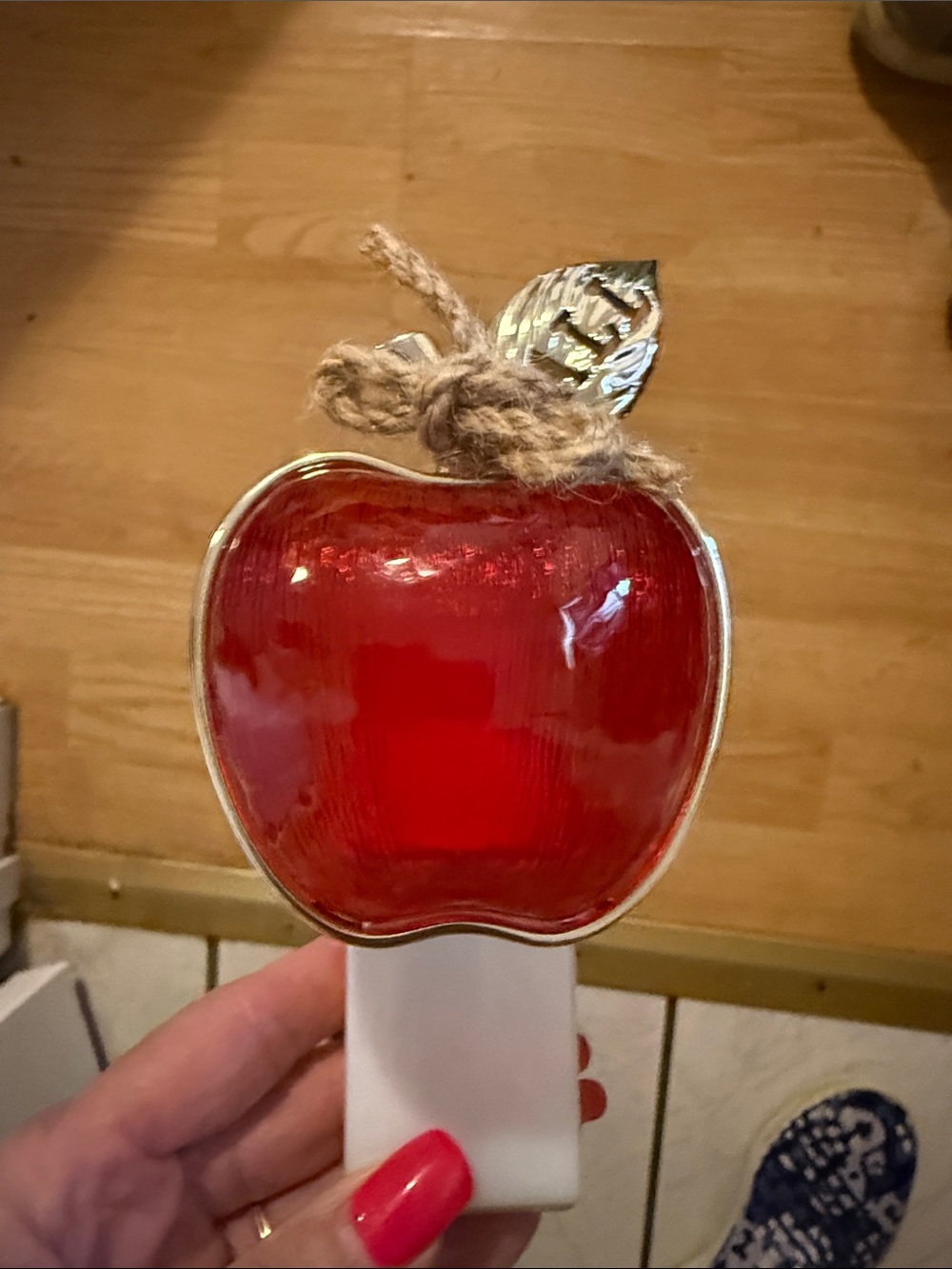 Bath & Body Works Wallflower Red Apple Night Light with Gold Leaf Accent